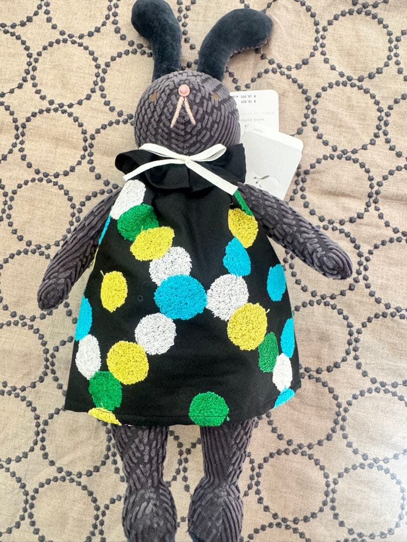 ナペルホネン　ぬいぐるみ　うさぎ ミナ ペルホネン〉×ナタリー レテのうさぎのぬいぐるみが発売！ – MilK