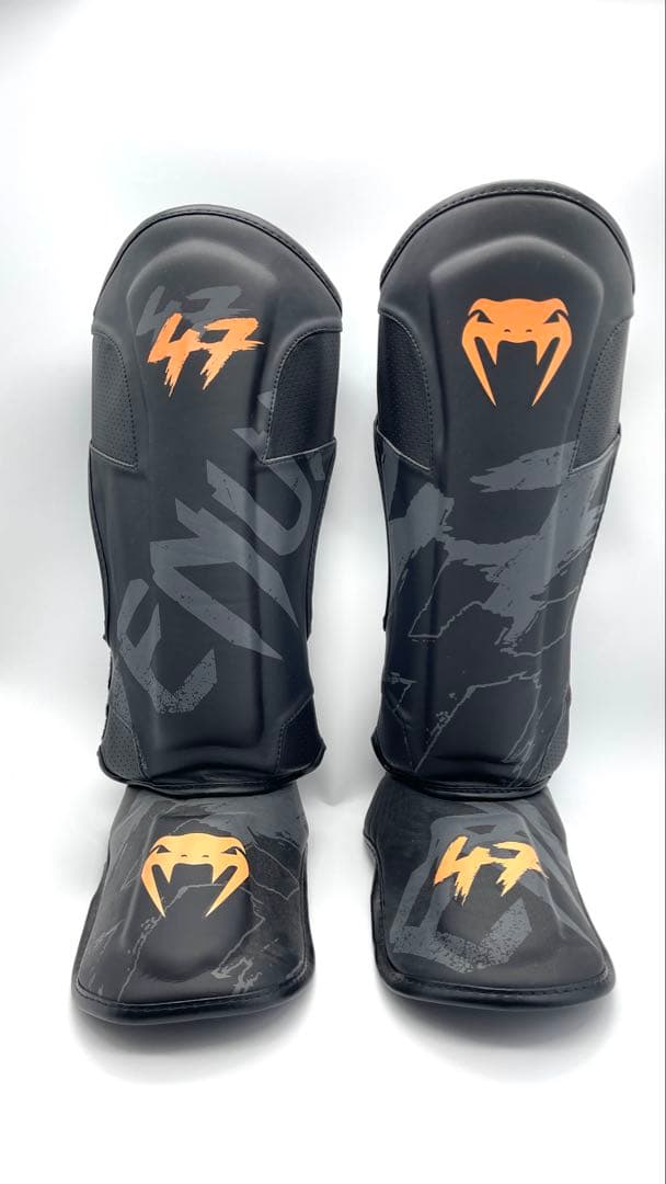 【新品】Venum S47 シンガード - ブラック/オレンジ　Mサイズ 新品】Venum S47 シンガード - ブラック/オレンジ Mサイズ 商品詳細